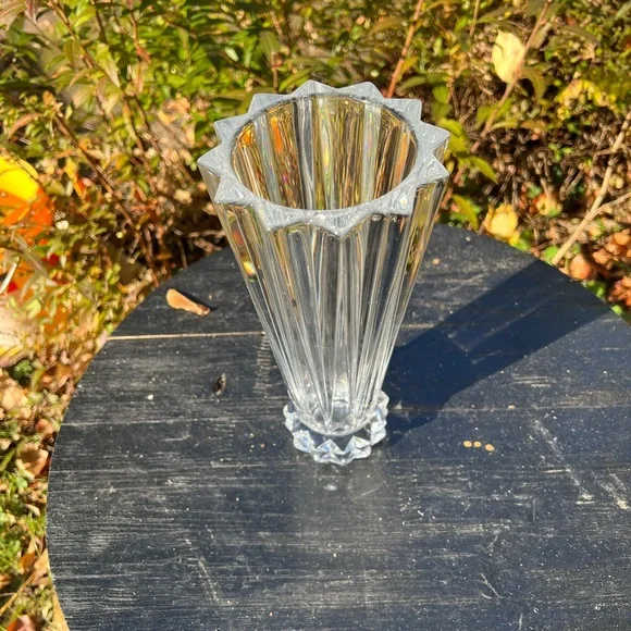 German crystal vase 10 1/2 inches high - Picture 4 of 5